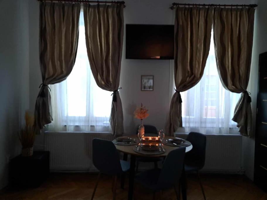 Sofia'S Home Comfy Studio In The Old Town Brašov Exteriér fotografie